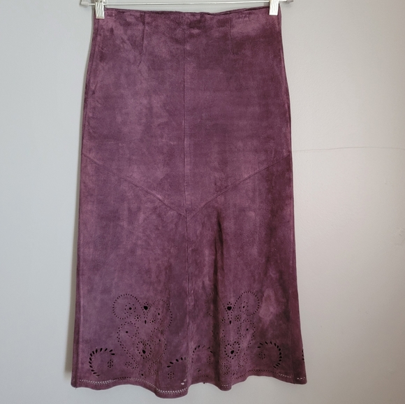 Sienastudio Suede 100% Leather Skirt with Laser Cut design. Size 8P - Picture 3 of 13